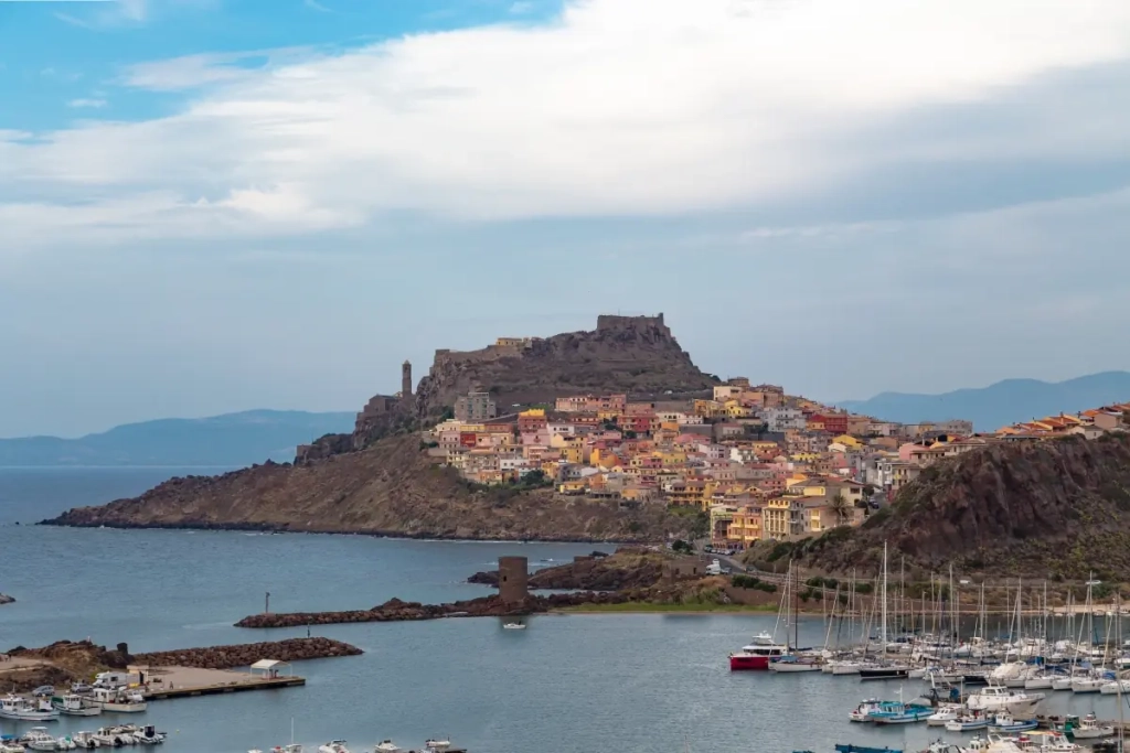 GRAND TOUR DE SARDAIGNE EN BATEAU DE TOULON