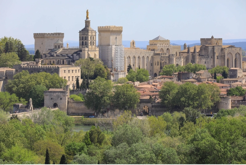 AVIGNON CITE PAPALE ET LE LUBERON