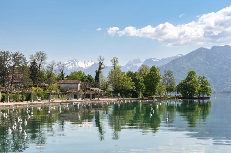 ANNECY, LES LACS ET LE MONT BLANC